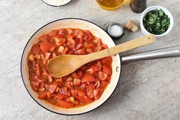 Step 3 - Tomato and Basil Pasta
