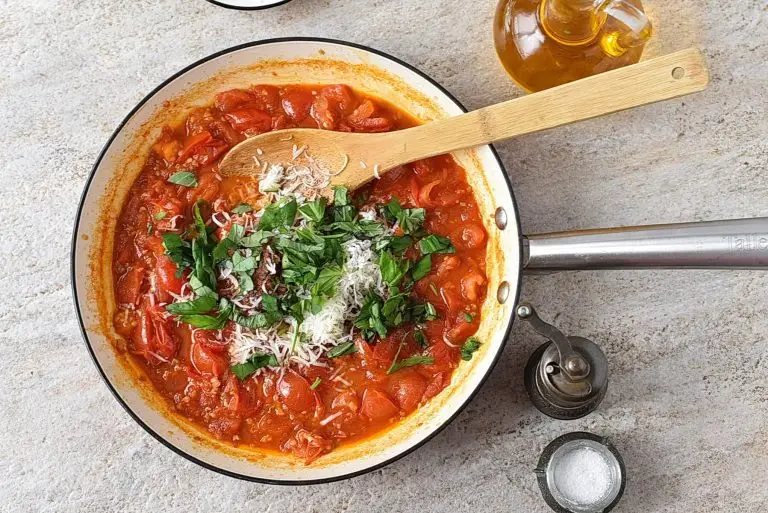 Step 4 - Tomato and Basil Pasta