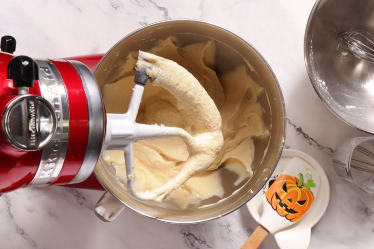 Step 7 - Halloween Cupcakes