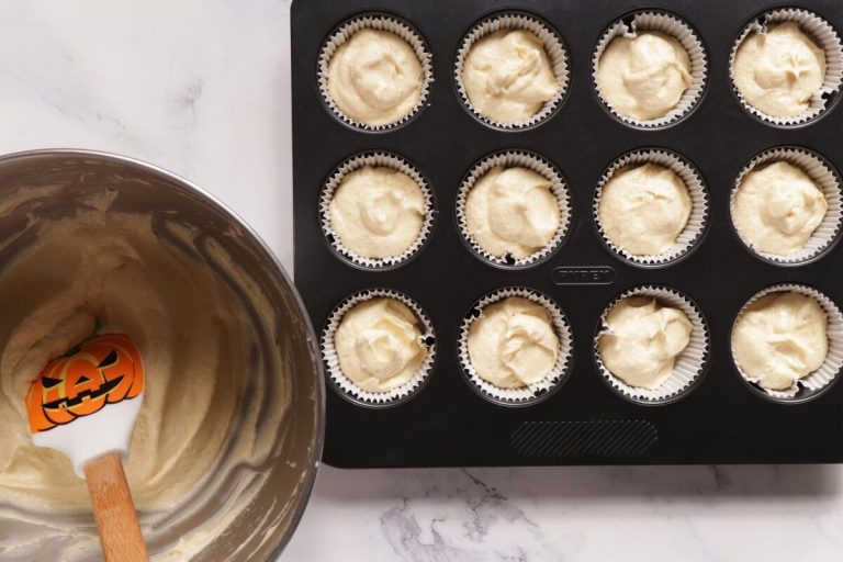 Step 8 - Halloween Cupcakes