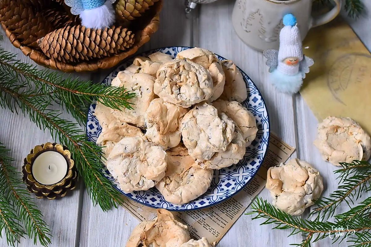 Chocolate Meringue Cookies